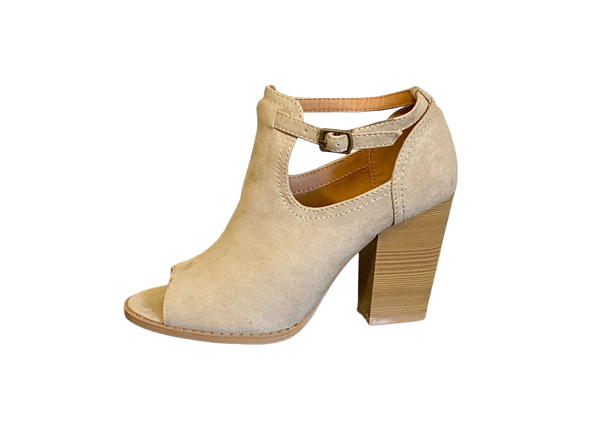 Qupid Georgia-01 Peep Toe Block Heel Sandal | Ankle Strap Chunky Heel Bootie