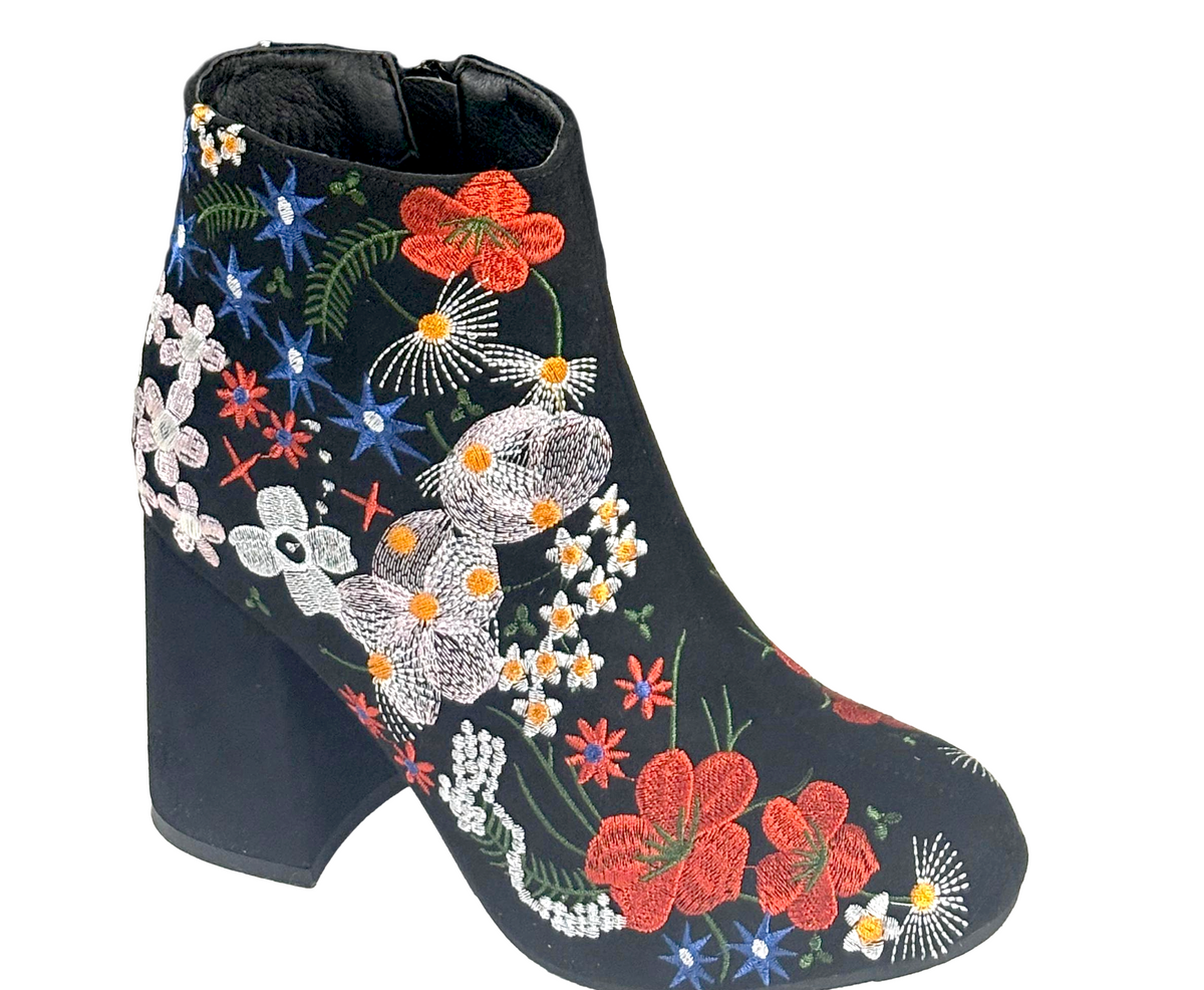 Qupid Ulla-01 Women's Floral Embroidered Ankle Boots Heel